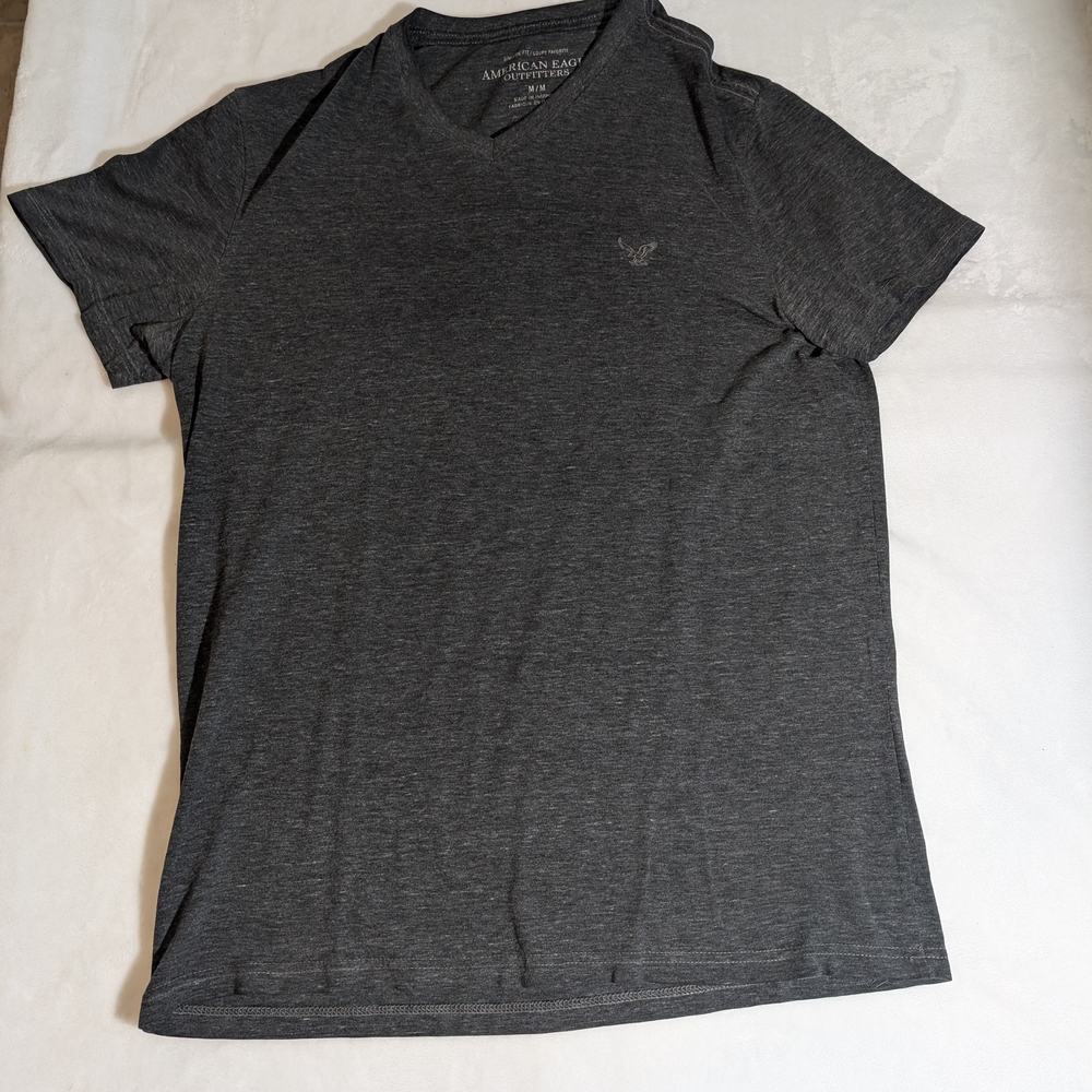 American Eagle Outfitters Men's Gray V-Neck Shirt